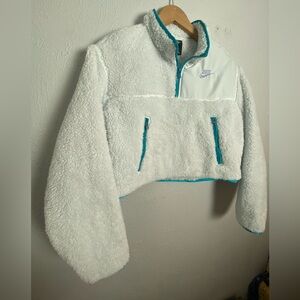 Light Blue Women’s Cropped Nike Fleece